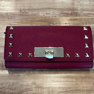 Like New Michael Kors Carryall Leather Wallet